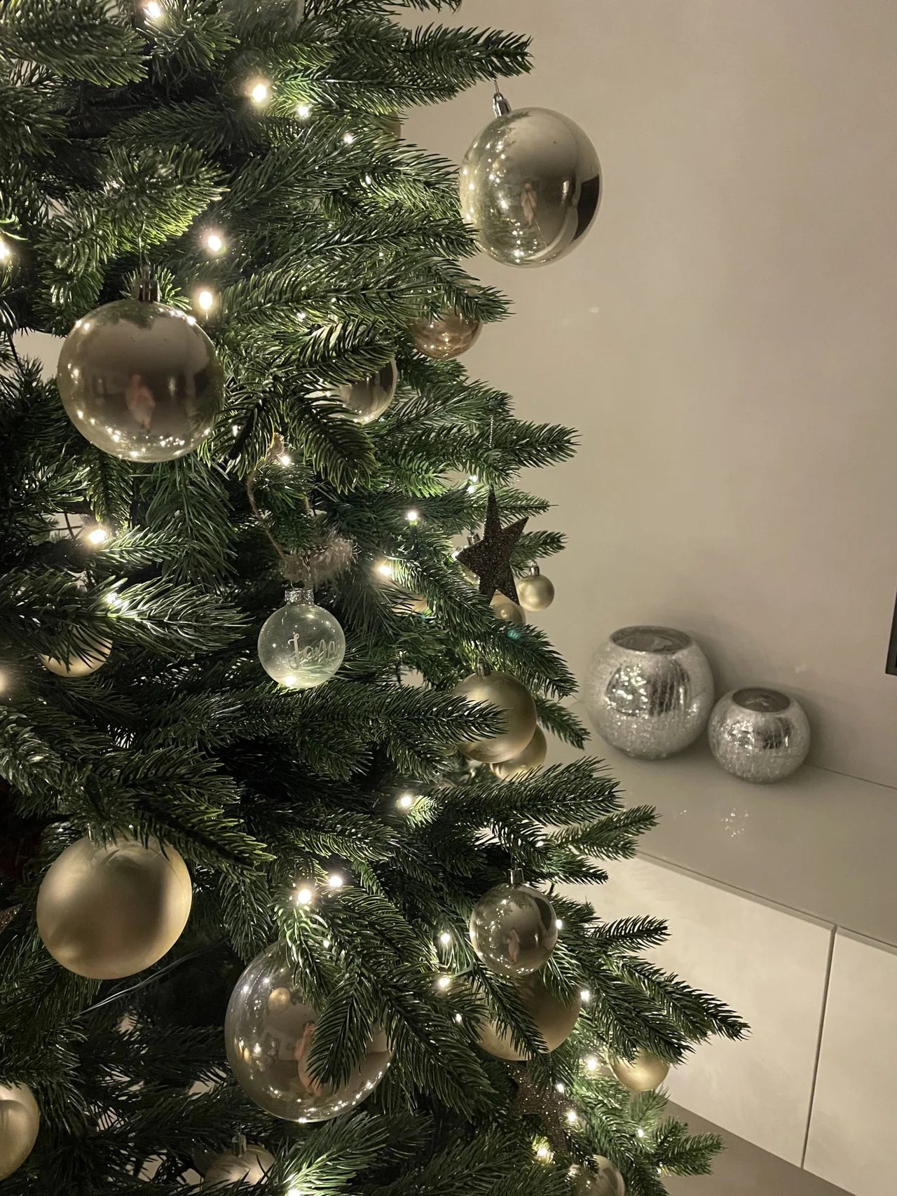 Arbre de Noël artificiel - David | 240 cm, avec lumières LED