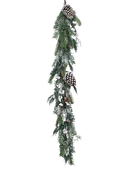 Künstliche Weihnachtsgirlande - Virginia auf transparentem Hintergrund mit echt wirkenden Kunstblättern in natürlicher Anordnung. Künstliche Weihnachtsgirlande - Virginia hat die Farbe Natur und ist 110 cm hoch. | aplanta Kunstpflanzen