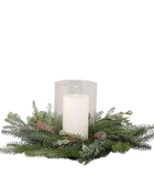 Künstlicher Tannenkranz - Alfredo auf transparentem Hintergrund mit echt wirkenden Kunstblättern in natürlicher Anordnung. Künstlicher Tannenkranz - Alfredo hat die Farbe Natur und ist 35 cm hoch. | aplanta Kunstpflanzen